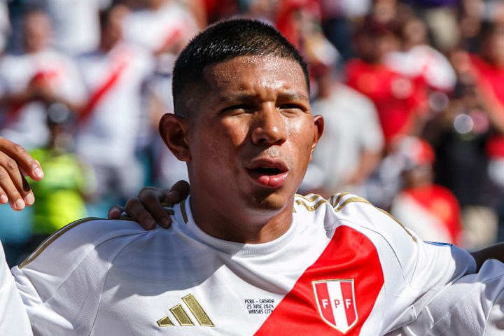 Edison Flores