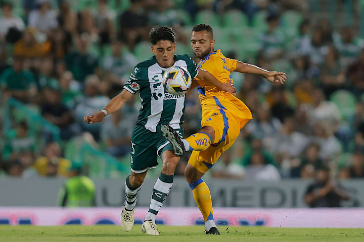 Santiago Naveda, Rafael de Souza
