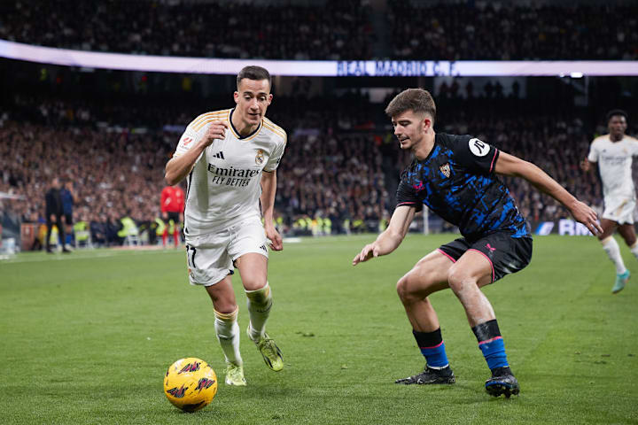 Lucas Vazquez of Real Madrid CF (L) and Enrique Jesus Salas...