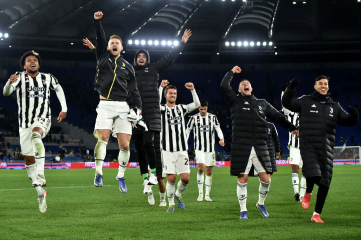 Juventus players celebrate the victory at the end of the...