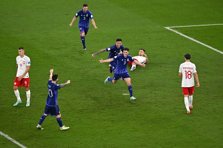 TOPSHOT-FBL-WC-2022-MATCH39-POL-ARG