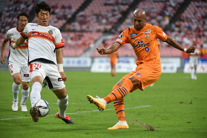 Thiago Santana, Min Tae Kim
