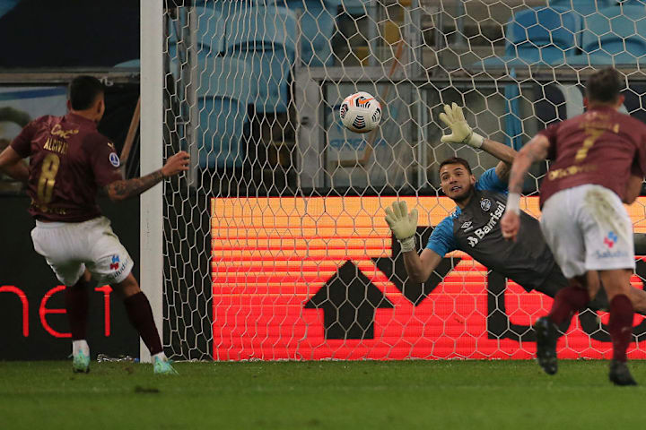 Gabriel Chapecó Grêmio Campeonato Brasileiro Goleiro