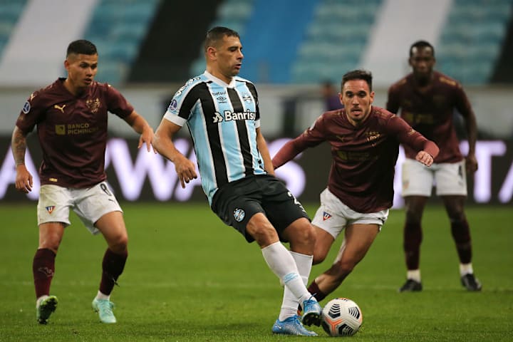 Diego Souza Grêmio Campeonato Brasileiro Atacante Z-4
