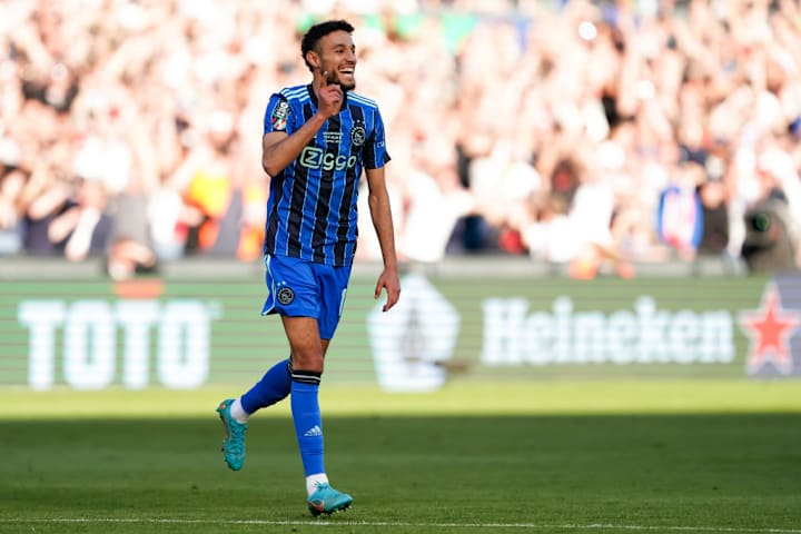 Noussair Mazraoui Ajax Lateral-direito Mercado Janela Futebol Europeu Europa Transferência