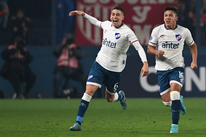 Leandro Lozano marcou gol nas oitavas de final da Sul-Americana.