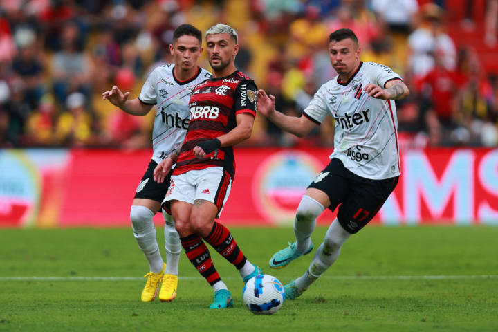 Giorgian de Arrascaeta Hugo Moura Final Decisão Libertadores Campeão Athletico-PR Flamengo
