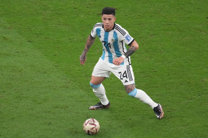 Enzo Fernandez, meio-campista da Argentina