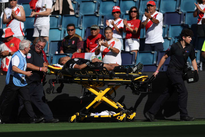 Humberto Panjoj desmaia em jogo da Copa América