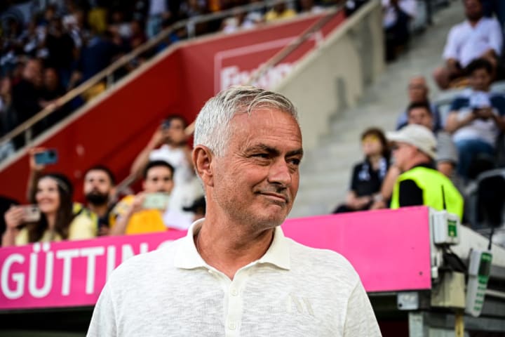 José Mourinho estreia como técnico do Fenerbahç