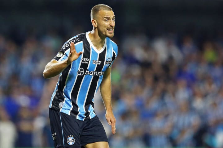 Rodrigo Ely, zagueiro do Grêmi