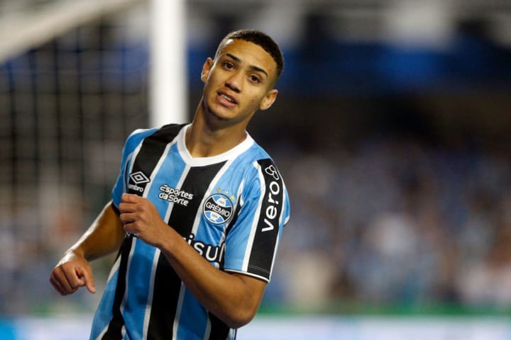 Gustavo Nunes, atacante do Grêmi