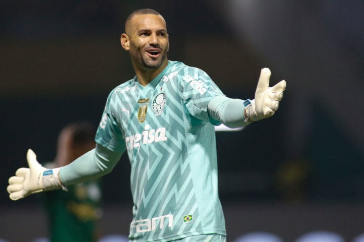 Weverton, goleiro do Palmeira