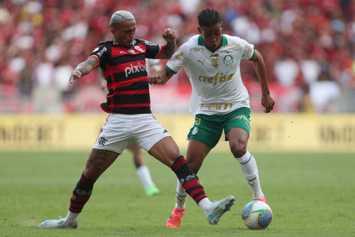 Vanderlan e Wesley Lima, em Flamengo x Palmeira