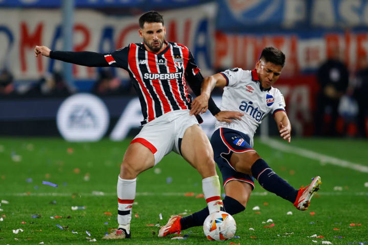 Jonathan Calleri  Leandro Lozano