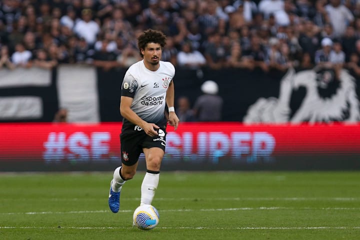 André Ramalho, zagueiro do Corinthian