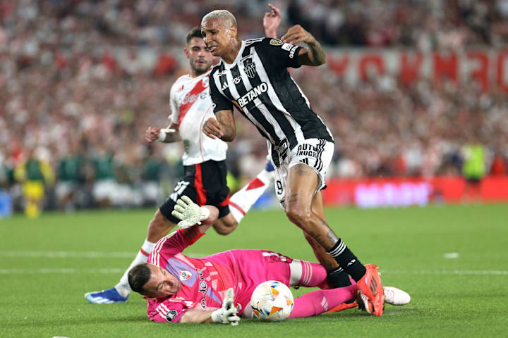 Franco Armani, Deyverson
