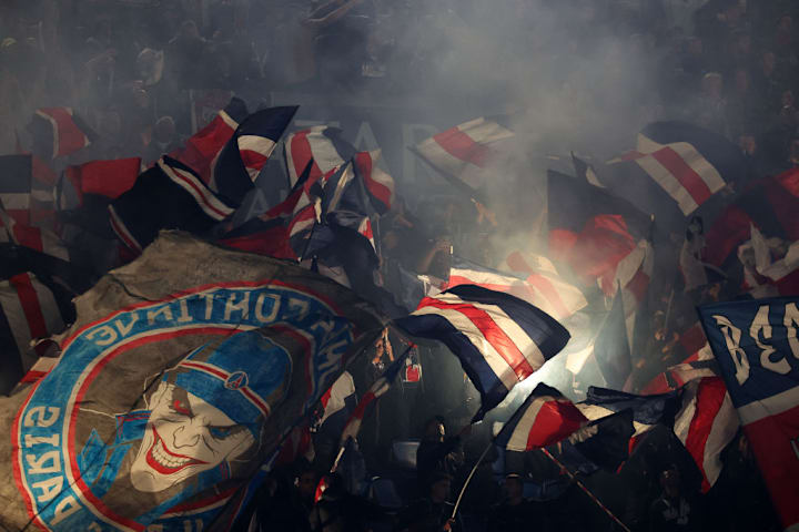 Torcida do PSG no Parc des Princes.