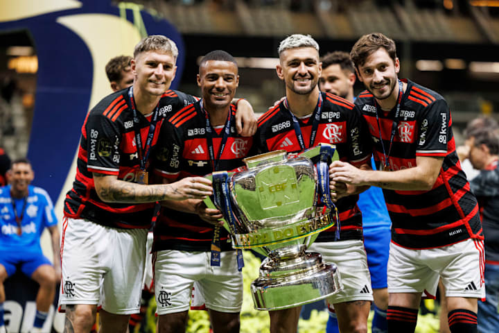 Guillermo Varela, Diego de La Cruz, Giorgian de Arrascaeta, Matias Vina