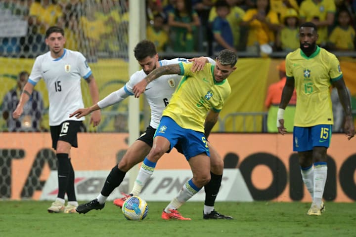 Bruno Guimarães, em Brasil x Urugua