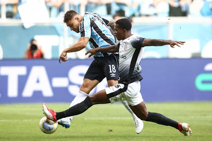Joao Pedro, Caca