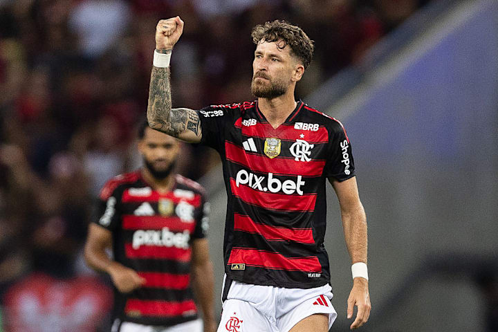 Flamengo v Internacional - Brasileirao 2025