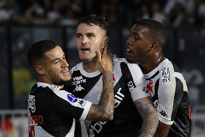 Pablo Vegetti, Philippe Coutinho, Rayan