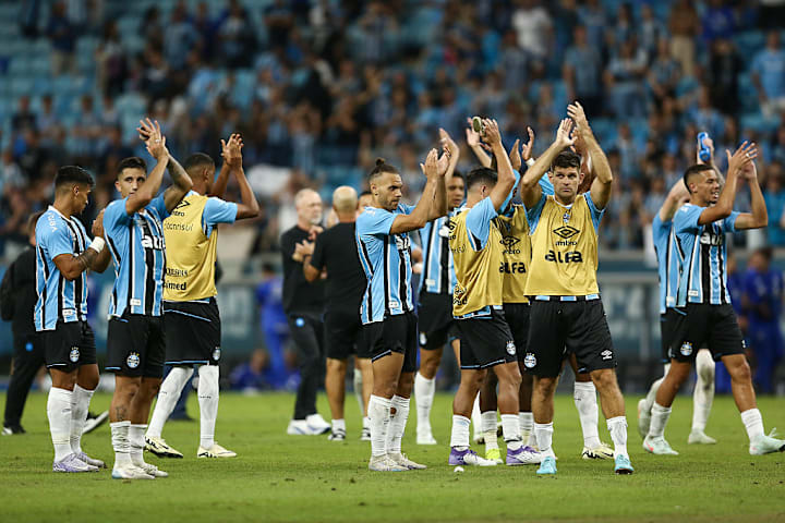 Gremio v Santos - Brasileirao 2025