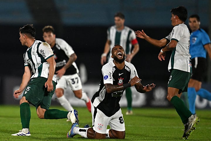 FBL-SUDAMERICANA-RACINGURU-CORINTHIANS