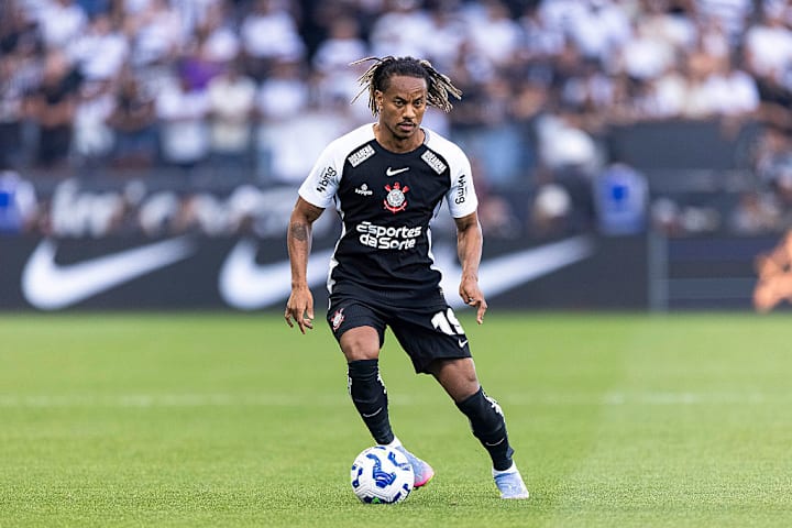 Andre Carrillo