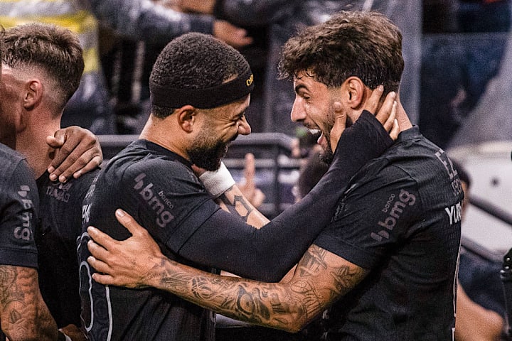 Memphis Depay, Yuri Alberto