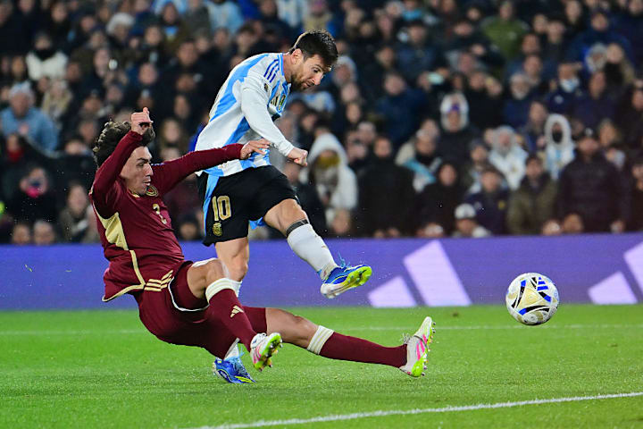 Lionel Messi, Nahuel Ferraresi