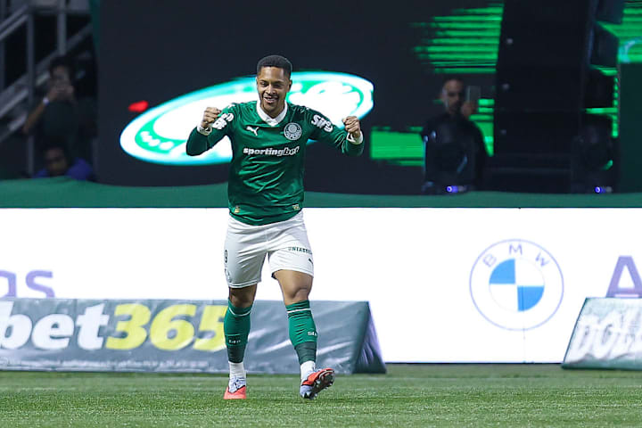Vitor Roque