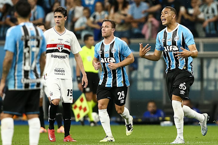 Carlos Vinícius