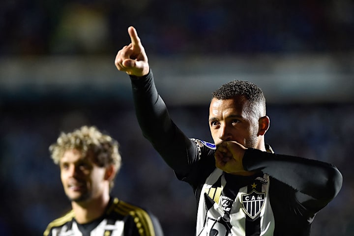 TOPSHOT-FBL-SUDAMERICANA-BOLIVAR-MINEIRO