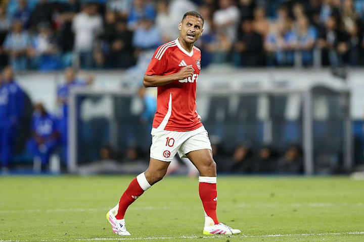 Gremio v Internacional - Brasileirao 2025