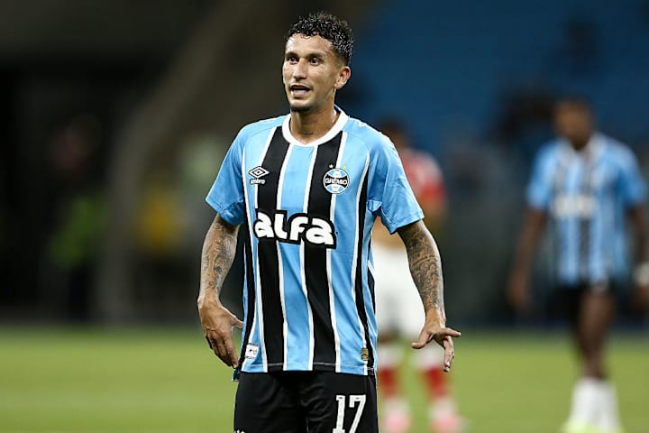 Gremio v Internacional - Brasileirao 2025