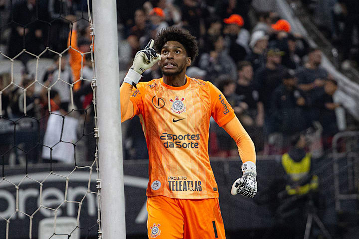 Corinthians v Atletico - Brazilian football championship