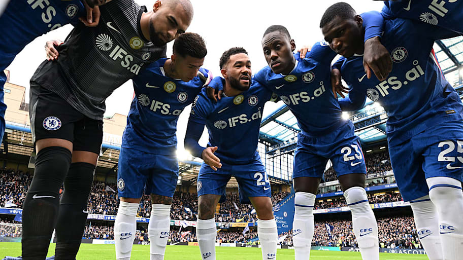 Chelsea players in group huddle