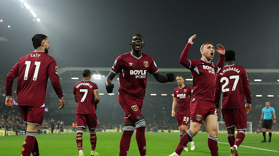 West Ham Players celebrating. 