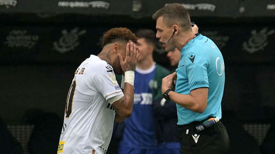 Neymar, referee