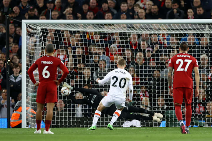 Jarrod Bowen, Alisson Becker