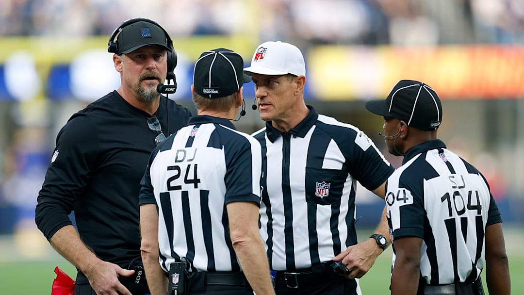 La NFL ha comenzado a contactar a los supervisores de las conferencias de la División II y la División III.