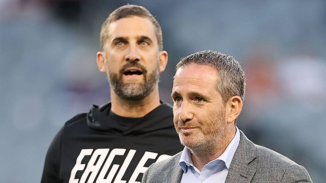 Howie Roseman y los Eagles tienen que tomar algunas decisiones antes de la fecha límite de traspasos. Howie Roseman y los Eagles tienen que tomar algunas decisiones antes de la fecha límite de traspasos.