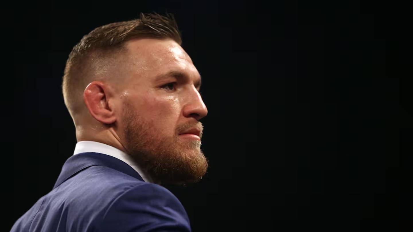 ダナ・ホワイトは、コナー・マクレガーのUFCホワイトハウスのカムバック戦いにCringeメッセージを送信します