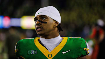 Oregon Ducks jordon davison freshman USC Trojans Lincoln Riley Dan Lanning Dante Moore Jayden Maiava injuries rivalry schedule time big ten playoff 