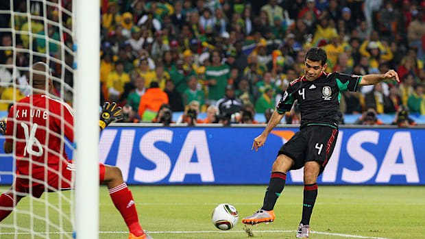 Rafa Márquez, con la negra de 2010