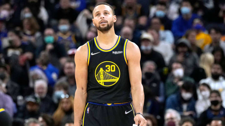 Stephen Curry está teniendo una vez más una temporada digna de pelear por el MVP