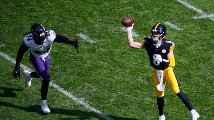 Baltimore Ravens v Pittsburgh Steelers, Jadeveon Clowney, Kenny Pickett