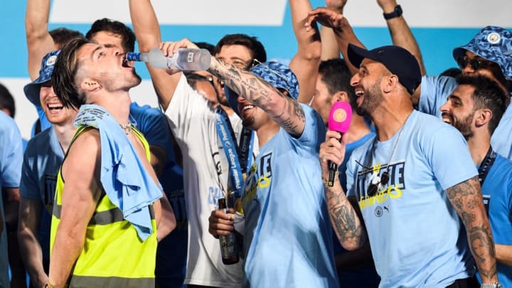 TOPSHOT-FBL-EUR-ENG-C1-PR-FA CUP-MANCITY-PARADE